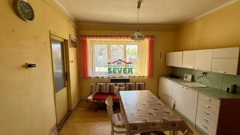 Prodej rodinného domu, Křesín - Levousy, 241 m2