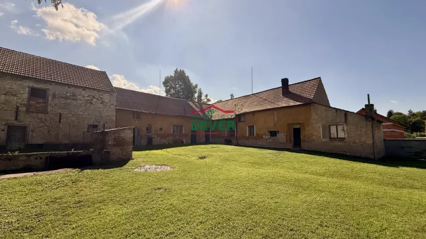Prodej rodinného domu, Křesín - Levousy, 241 m2