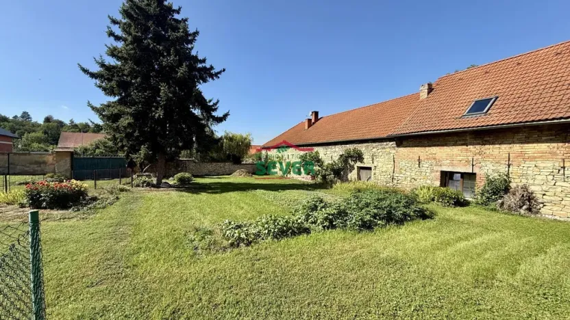 Prodej rodinného domu, Křesín - Levousy, 241 m2