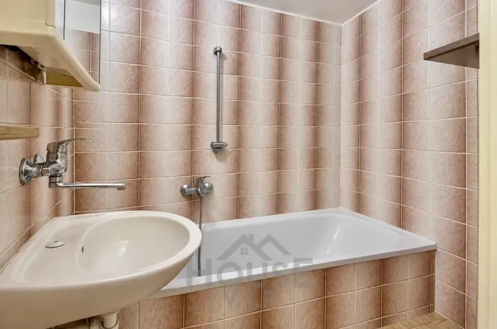 Prodej bytu 2+kk, Praha - Háje, Tatarkova, 44 m2