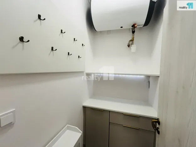 Pronájem bytu 1+1, Praha - Vršovice, Krymská, 37 m2