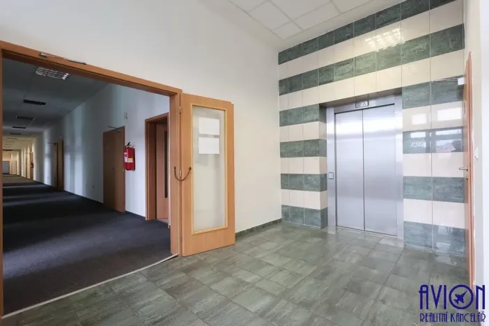 Pronájem kanceláře, Praha - Modřany, Mezi vodami, 400 m2