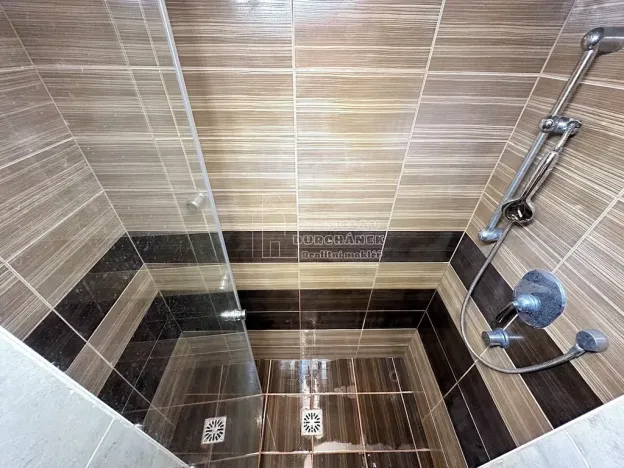 Pronájem bytu 2+1, Praha - Kobylisy, Střelničná, 72 m2