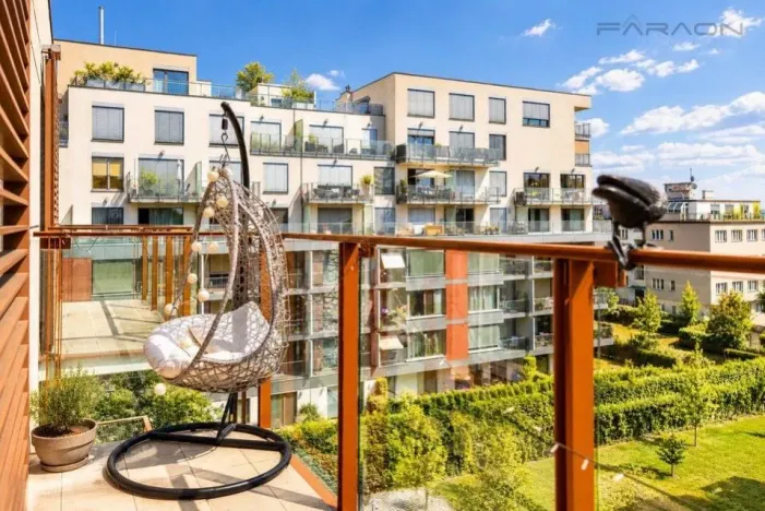 Pronájem bytu 2+kk, Praha - Vinohrady, Korunní, 89 m2