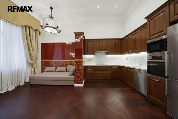 Prodej bytu 2+1, Karlovy Vary, nábřeží Jana Palacha, 65 m2