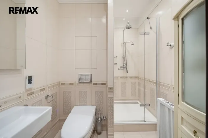 Prodej bytu 2+1, Karlovy Vary, nábřeží Jana Palacha, 65 m2