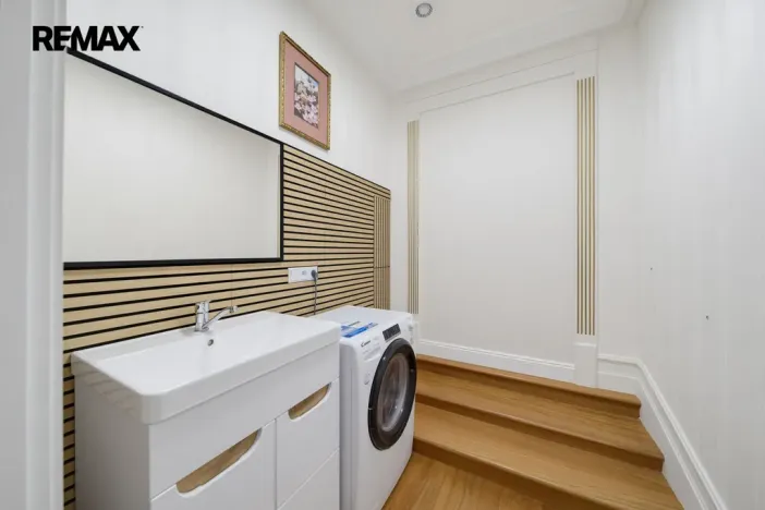 Prodej bytu 2+1, Karlovy Vary, nábřeží Jana Palacha, 65 m2