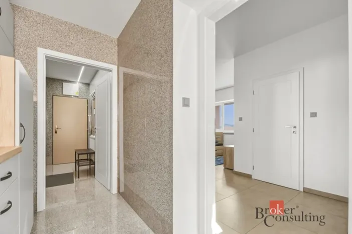 Pronájem bytu 1+kk, Žacléř, Rýchorské náměstí, 36 m2