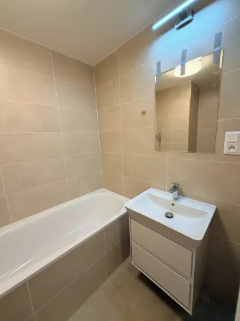 Pronájem bytu 3+kk, Praha - Řeporyje, Haenkeho, 65 m2