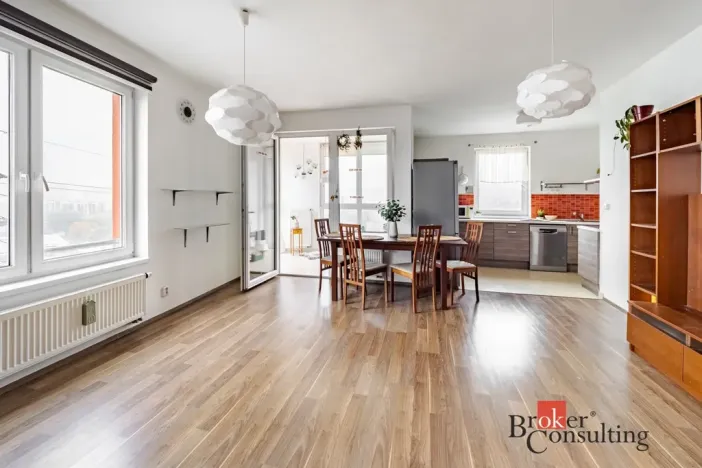 Pronájem bytu 3+kk, Praha - Hloubětín, Nademlejnská, 85 m2
