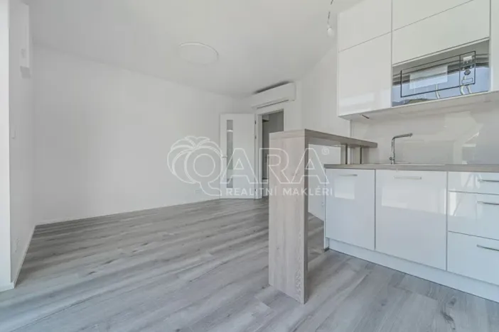 Pronájem bytu 1+kk, Praha - Stodůlky, Za Lužinami, 27 m2