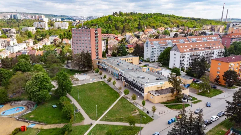 Pronájem kanceláře, Brno, Juliánovské náměstí, 250 m2
