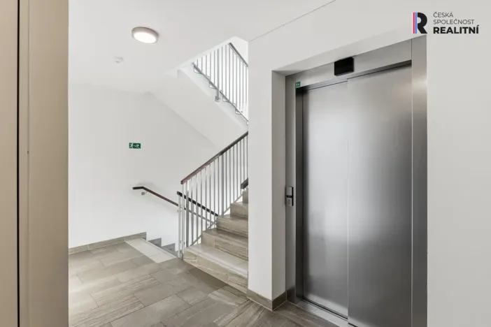Pronájem bytu 1+kk, Praha - Třebonice, Do zahrádek I, 29 m2