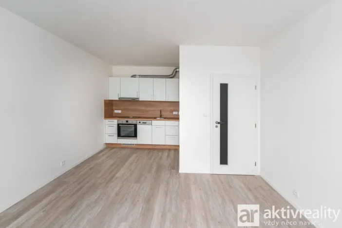Pronájem bytu 2+kk, Praha - Kbely, Mladoboleslavská, 46 m2