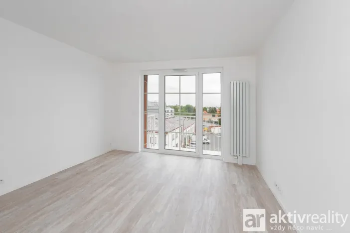 Pronájem bytu 2+kk, Praha - Kbely, Mladoboleslavská, 46 m2