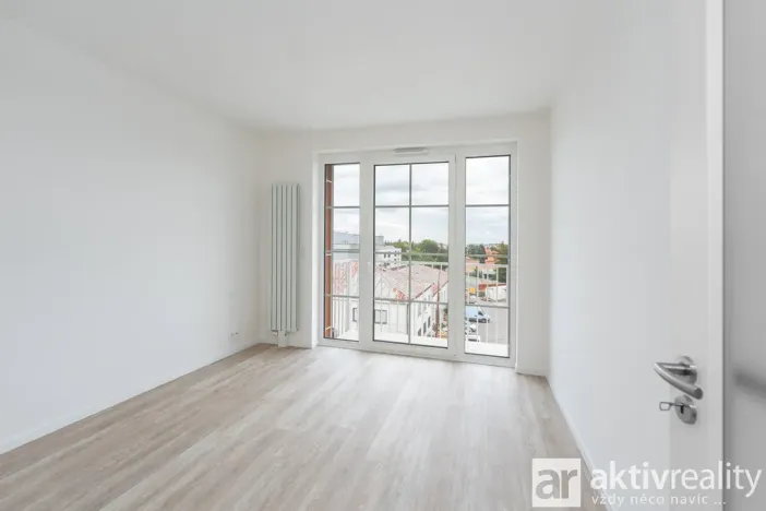 Pronájem bytu 2+kk, Praha - Kbely, Mladoboleslavská, 46 m2