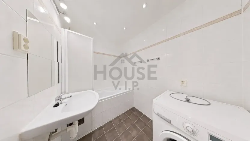 Prodej bytu 2+1, Praha - Černý Most, Cíglerova, 65 m2