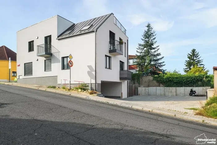 Prodej bytu 3+kk, Praha - Dolní Chabry, Kobyliská, 95 m2