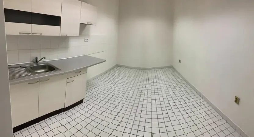 Pronájem kanceláře, Praha - Uhříněves, Přátelství, 70 m2