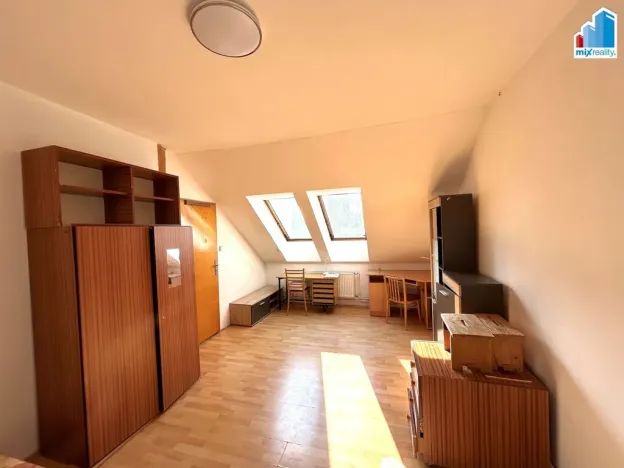Pronájem pokoje, Plzeň - Skvrňany, Křimická, 25 m2