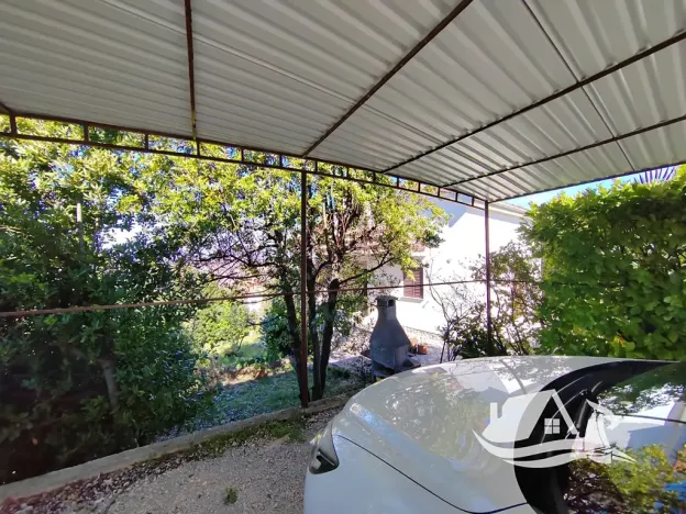 Prodej vícegeneračního domu, Njivice, Chorvatsko, 130 m2