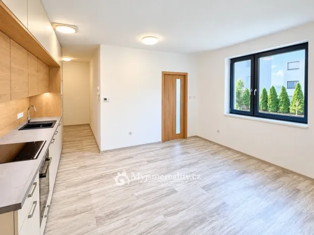 Pronájem bytu 2+kk, Znojmo, Jarošova, 40 m2
