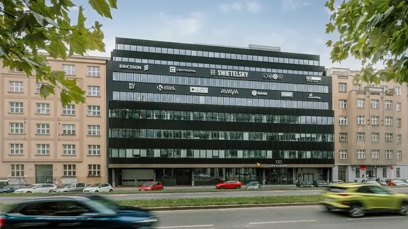 Pronájem obchodního prostoru, Praha - Karlín, Sokolovská, 179 m2