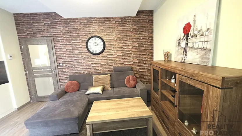 Pronájem bytu 2+kk, Brno, Křenová, 4970 m2