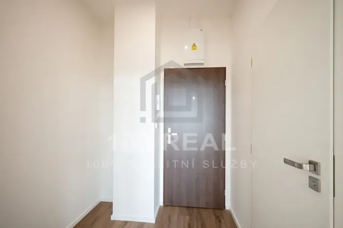 Pronájem bytu 1+kk, Pardubice, třída Míru, 37 m2