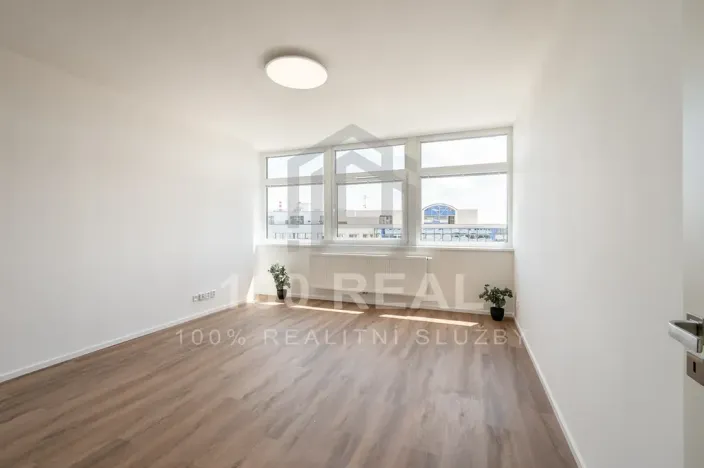 Pronájem bytu 2+kk, Pardubice, třída Míru, 52 m2