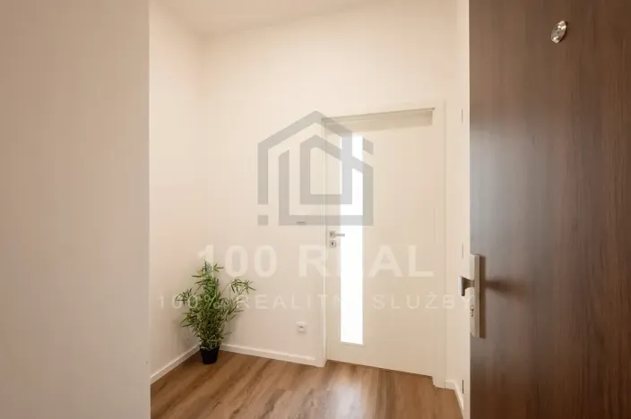 Pronájem bytu 1+kk, Pardubice, třída Míru, 37 m2