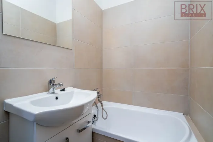 Prodej bytu 1+kk, Praha, Vavřenova, 28 m2