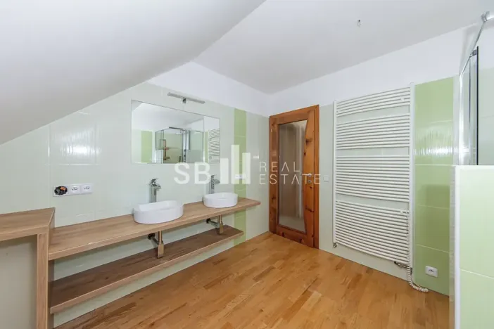 Prodej rodinného domu, Borová, 230 m2