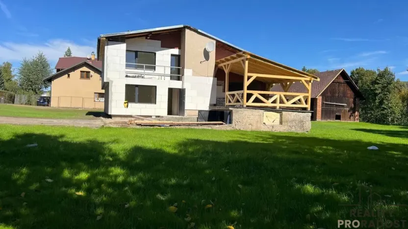Prodej rodinného domu, Hrádek, 197 m2