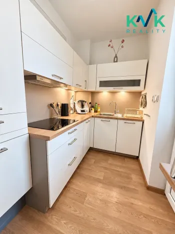 Pronájem bytu 2+kk, Karlovy Vary, Vrchlického, 55 m2