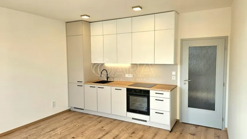 Pronájem bytu 2+kk, Praha - Hlubočepy, Fabiánové, 42 m2
