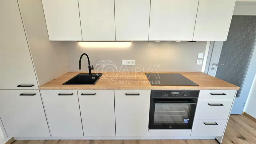 Pronájem bytu 2+kk, Praha - Hlubočepy, Fabiánové, 42 m2