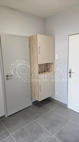 Pronájem bytu 2+kk, Praha - Hlubočepy, Fabiánové, 42 m2