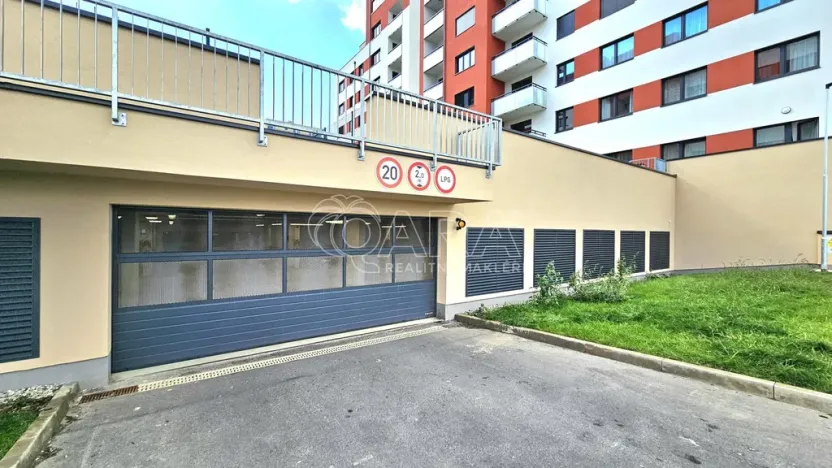 Pronájem bytu 2+kk, Praha - Hlubočepy, Fabiánové, 42 m2