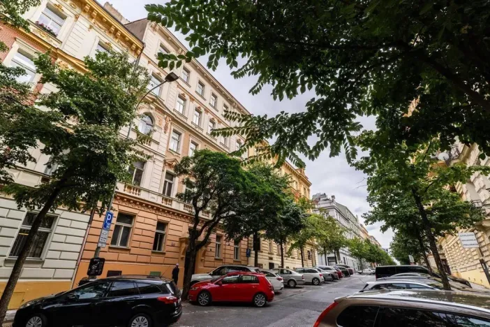 Prodej obchodního prostoru, Praha - Vinohrady, Chodská, 99 m2