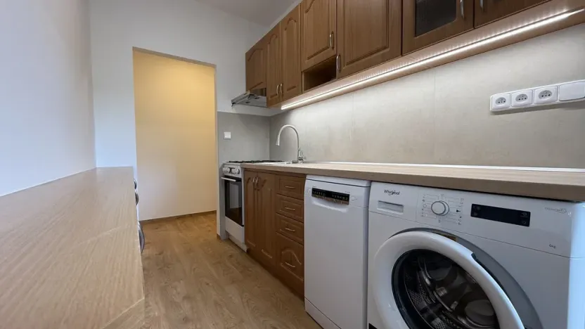 Pronájem bytu 2+1, Zlín, Kúty, 63 m2