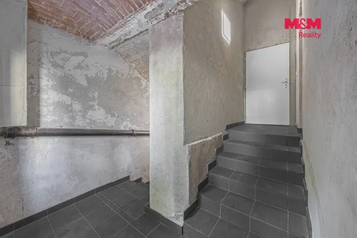 Pronájem komerční nemovitosti, Praha, Seifertova, 100 m2
