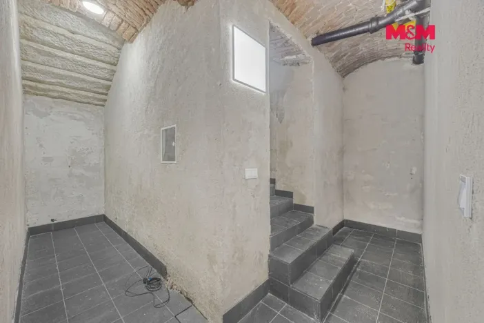 Pronájem komerční nemovitosti, Praha, Seifertova, 100 m2