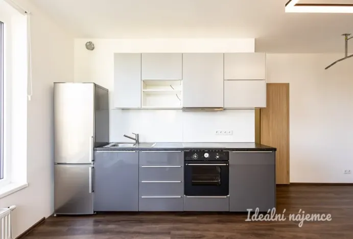 Pronájem bytu 1+kk, Praha - Vysočany, Pod Harfou, 32 m2