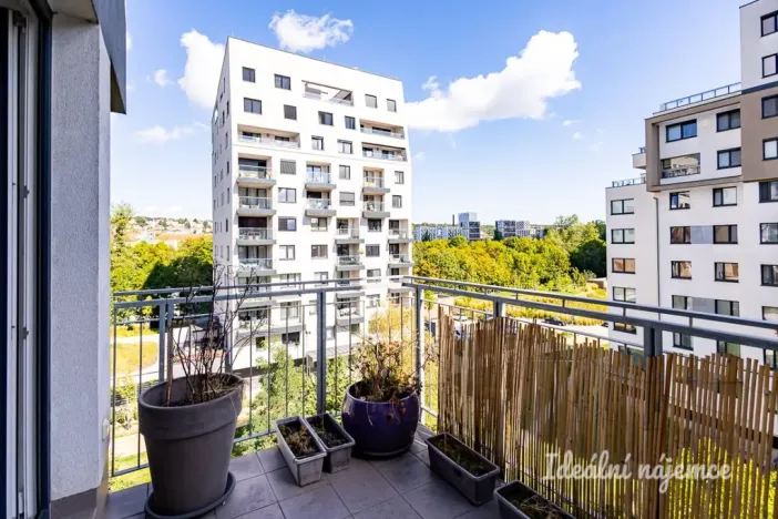 Pronájem bytu 1+kk, Praha - Vysočany, Pod Harfou, 32 m2