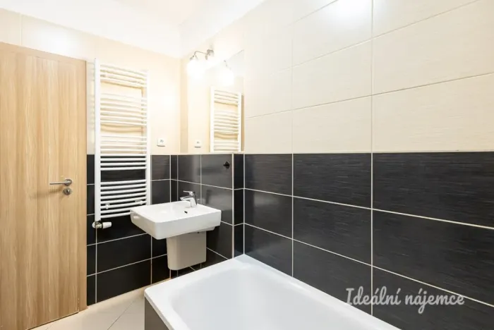 Pronájem bytu 1+kk, Praha - Vysočany, Pod Harfou, 32 m2