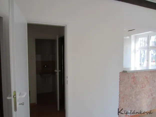Pronájem bytu 1+kk, Zlín, Štefánikova, 45 m2