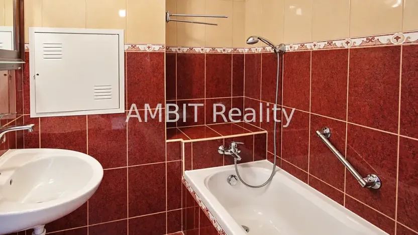 Pronájem bytu 3+1, Praha - Dejvice, Evropská, 80 m2