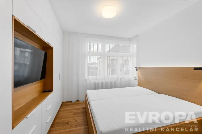 Pronájem bytu 4+kk, Praha - Strašnice, Pod strašnickou vinicí, 113 m2