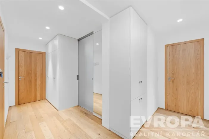 Pronájem bytu 4+kk, Praha - Strašnice, Pod strašnickou vinicí, 113 m2